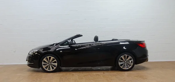 Opel Cascada (2018) — foto 25 van 27