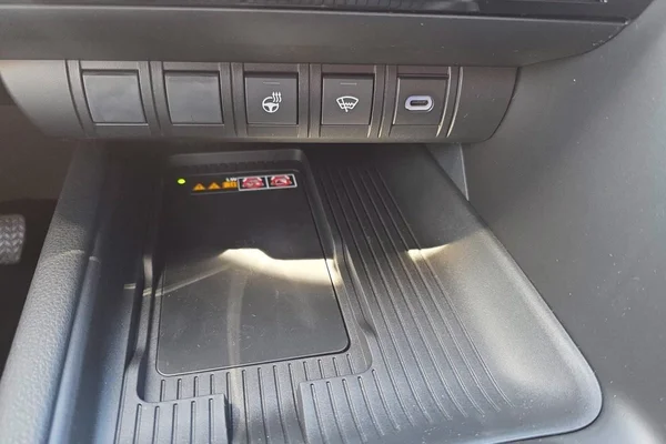 Toyota C-HR Hybrid (HEV) (2026) — foto 10 van 27