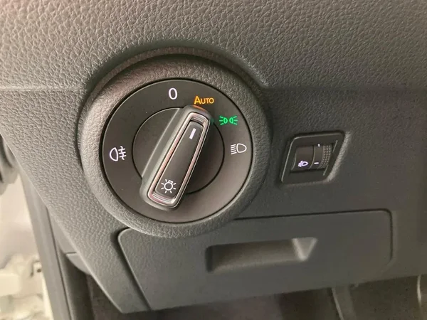 VOLKSWAGEN Multivan T6.1 (2022) — foto 15 van 26