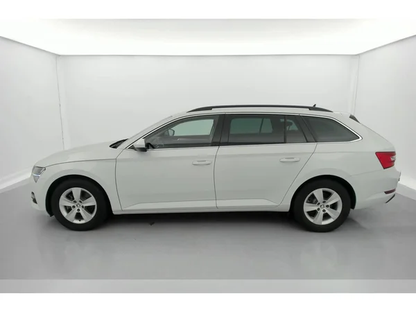 SKODA Superb Combi (2020) — foto 30 van 35