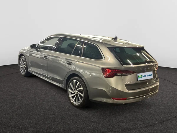 SKODA Octavia Combi (2024) — foto 18 van 24