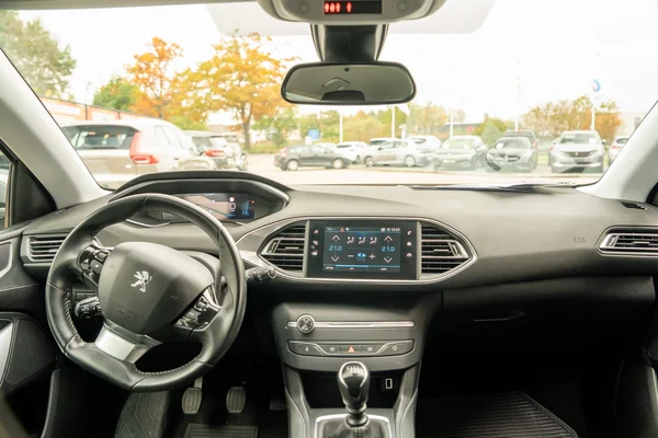 Peugeot 308 (2021) — foto 12 van 64