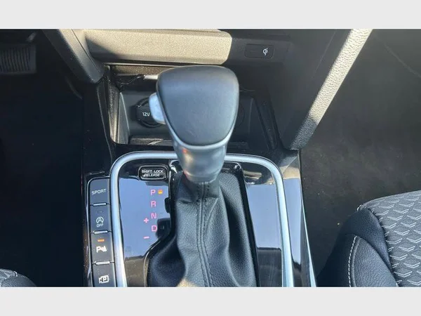 Kia XCEED (2024) — foto 13 van 29