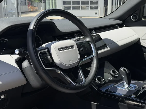Land Rover Range Rover Evoque (2023) — foto 17 van 22