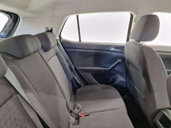 Volkswagen T-Cross (2023) — foto 13 van 15