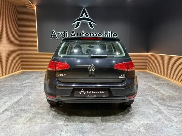 Volkswagen Golf (2016) — foto 17 van 21