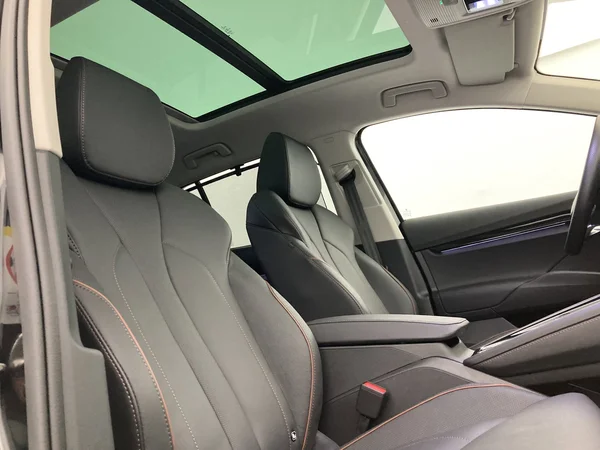SKODA Enyaq (2022) — foto 5 van 37