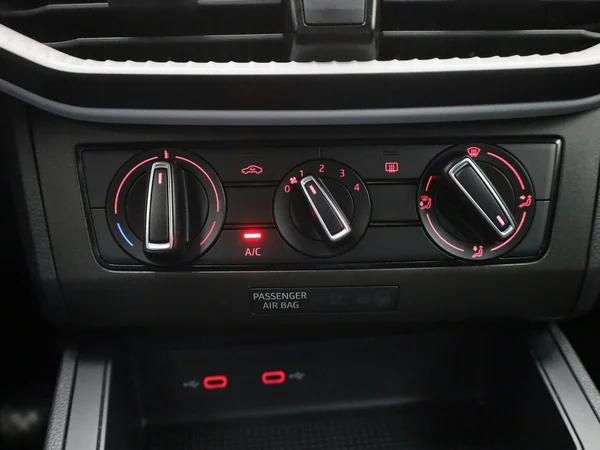 SEAT Ibiza (2023) — foto 9 van 38