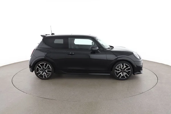 MINI MINI (2024) — foto 13 van 16