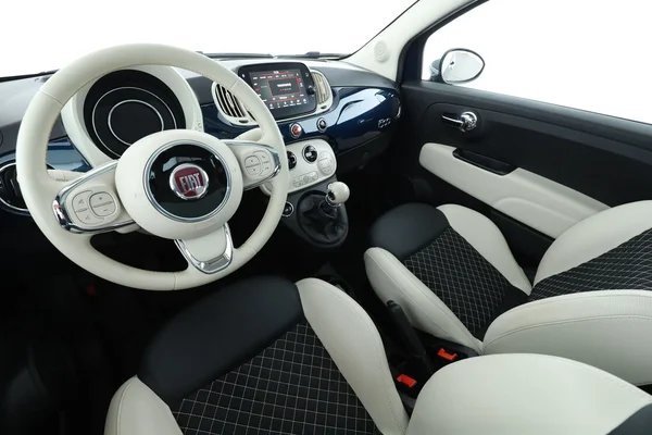 Fiat 500 (2022) — foto 2 van 16