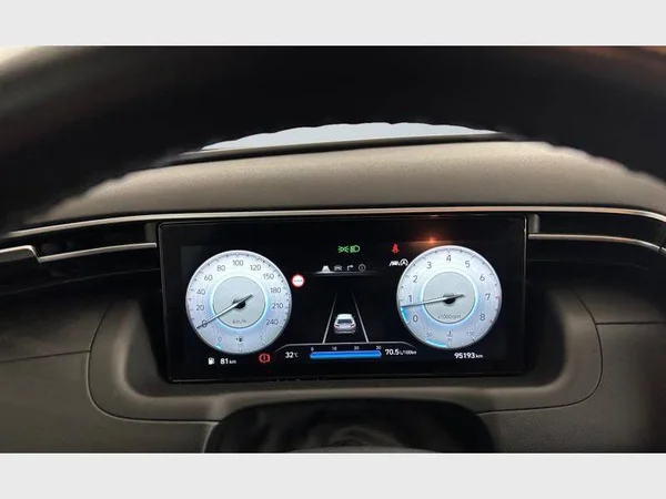 Hyundai TUCSON (2021) — foto 6 van 15