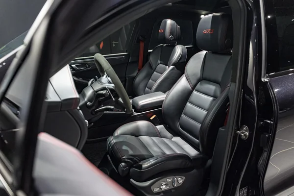 Porsche Macan (2024) — foto 44 van 44