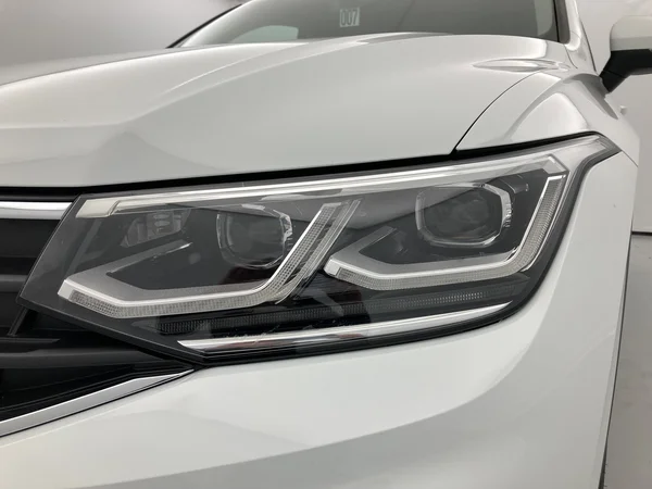 VOLKSWAGEN Tiguan (2021) — foto 25 van 36