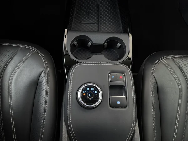 FORD Mustang Mach-E (2022) — foto 20 van 33