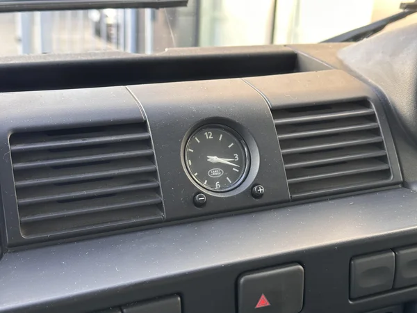 Land Rover Defender (2013) — foto 8 van 21