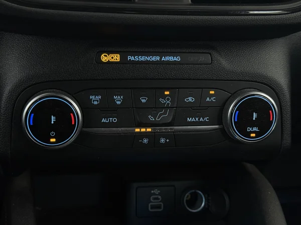 FORD Kuga (2023) — foto 18 van 30