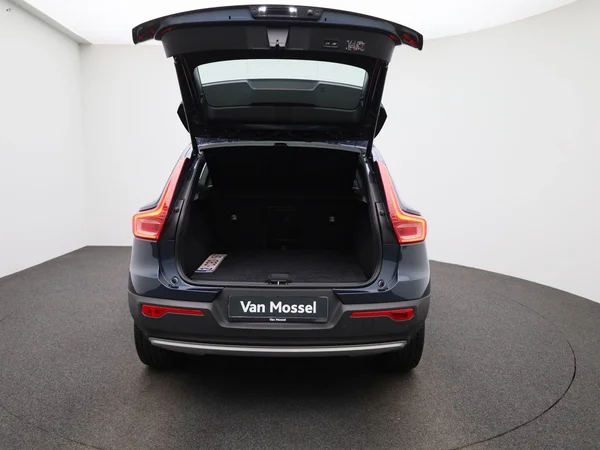 Volvo XC40 (2022) — foto 3 van 44