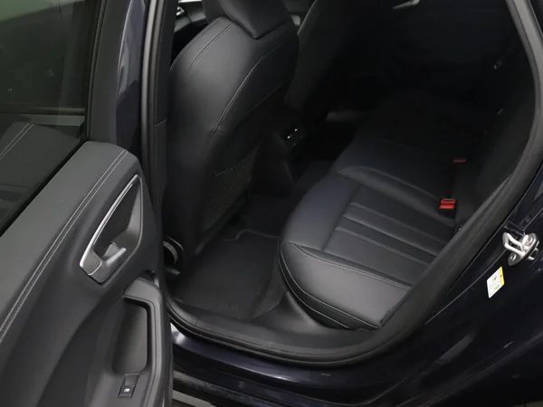 AUDI A5 Avant e-hybrid (PHEV) (2026) — foto 16 van 18