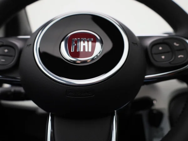 Fiat 500 (2023) — foto 21 van 41