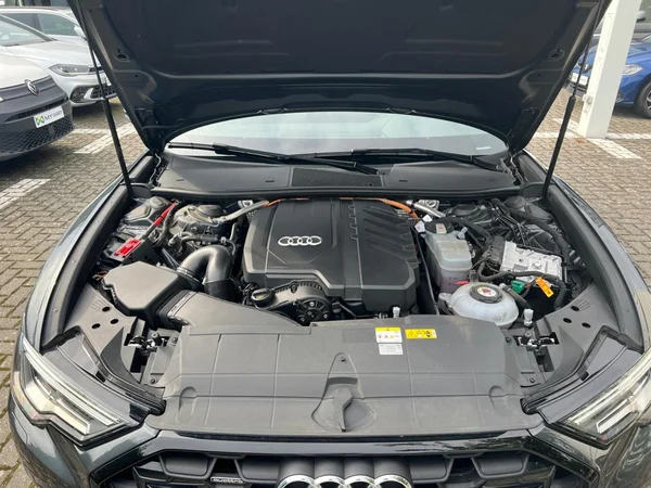 AUDI A6 Avant PHEV (2024) — foto 8 van 24