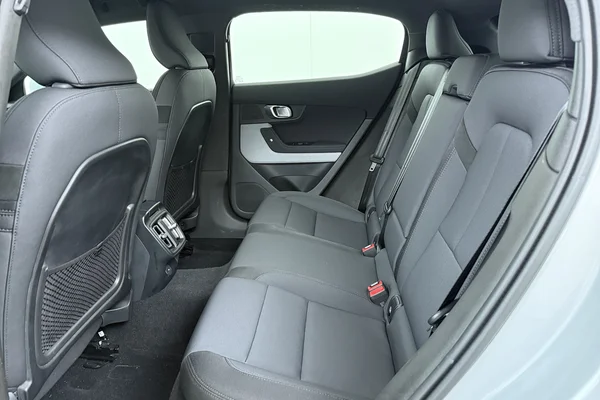 POLESTAR Polestar 2 (2025) — foto 15 van 16