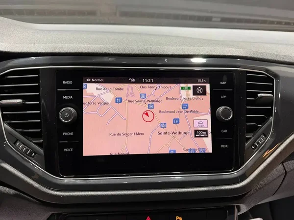 Volkswagen T-Roc (2019) — foto 3 van 23