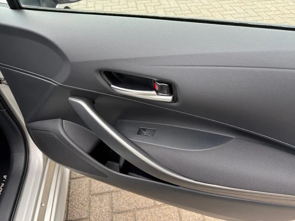 TOYOTA Corolla SW Hybrid (HEV) (2022) — foto 9 van 24