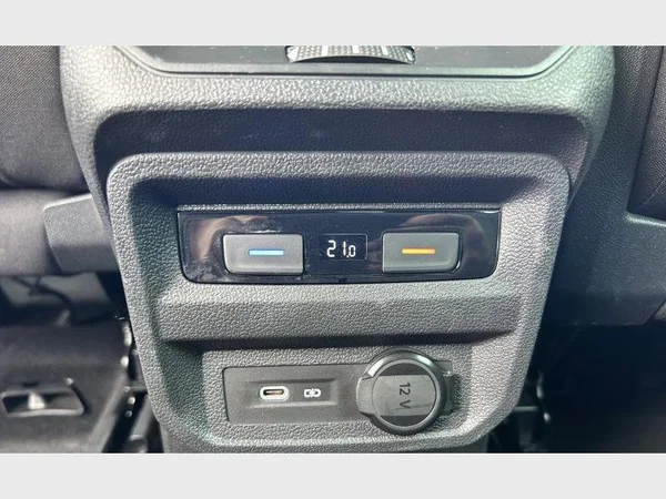 Volkswagen Tiguan (2021) — foto 21 van 30