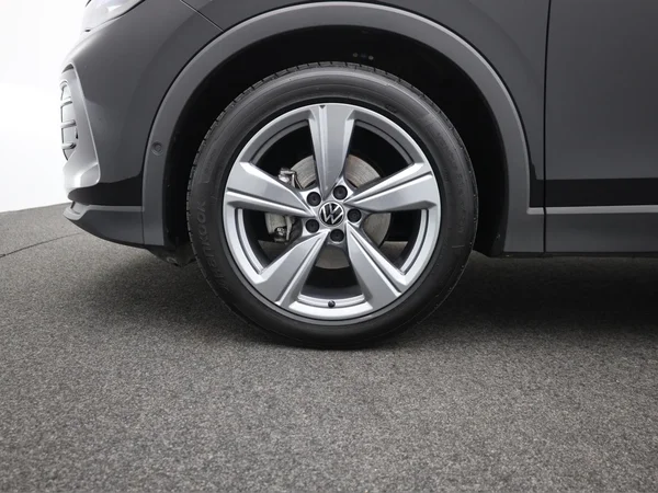 VOLKSWAGEN Tiguan (2024) — foto 4 van 20