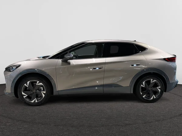 CUPRA Tavascan (2025) — foto 2 van 18