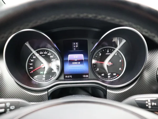 Mercedes-Benz V-Klasse (2022) — foto 5 van 34