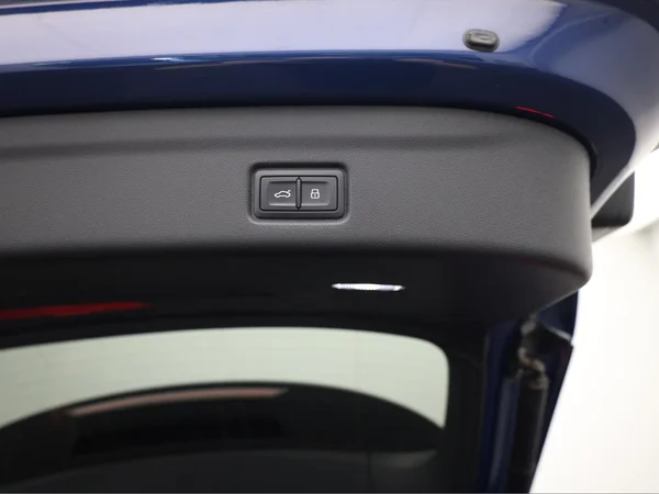 AUDI Q6 e-tron (2025) — foto 2 van 25