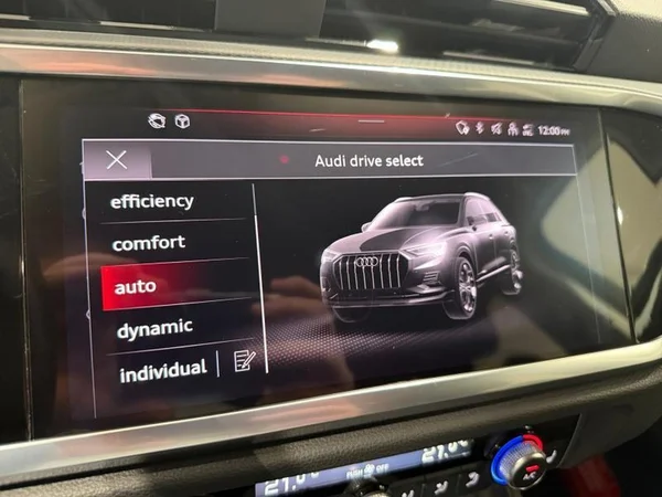 AUDI Q3 (2021) — foto 15 van 29
