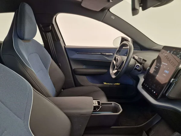 Volvo EX30 (2024) — foto 11 van 14