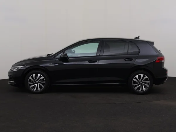 VOLKSWAGEN Golf (2022) — foto 12 van 28