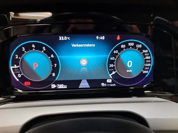 VOLKSWAGEN Golf VIII SW (2024) — foto 7 van 23