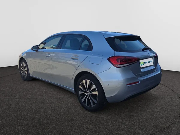 MERCEDES-BENZ A 250 (2023) — foto 18 van 24