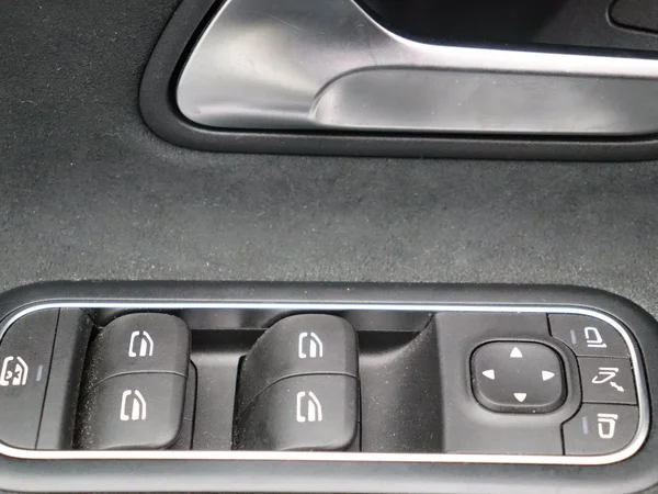 Mercedes-Benz CLA (2024) — foto 2 van 32