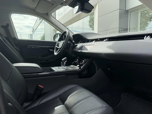 Land Rover Range Rover Evoque (2023) — foto 13 van 26