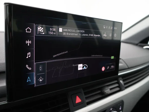 Audi A4 (2022) — foto 4 van 25