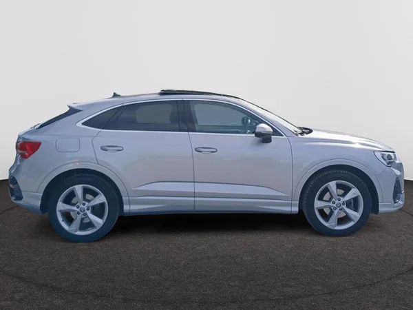 AUDI Q3 Sportback Dsl (2021) — foto 9 van 19