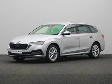 SKODA Octavia Combi PHEV (2024)