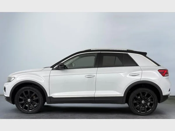 Volkswagen T-Roc (2021) — foto 19 van 24