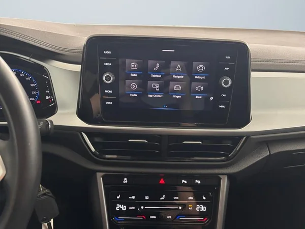 VOLKSWAGEN T-Roc (2022) — foto 7 van 17