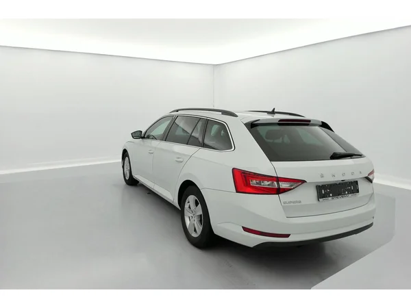 SKODA Superb Combi (2020) — foto 6 van 35