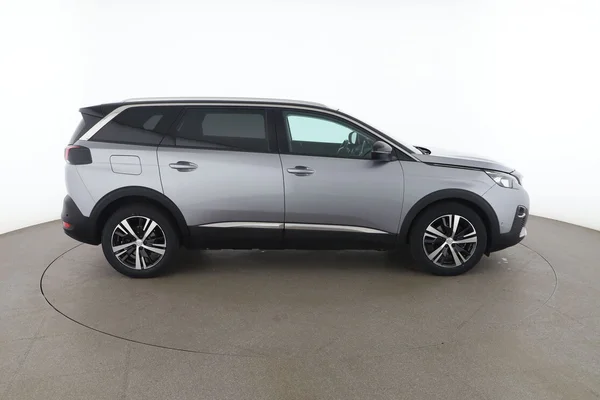 Peugeot 5008 (2019) — foto 16 van 18