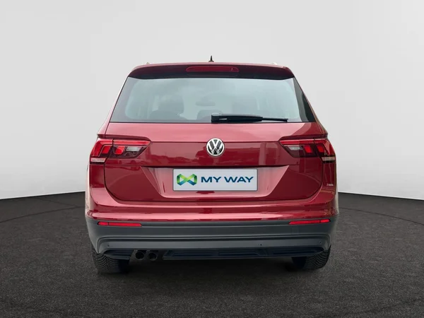 VOLKSWAGEN Tiguan (2016) — foto 14 van 16
