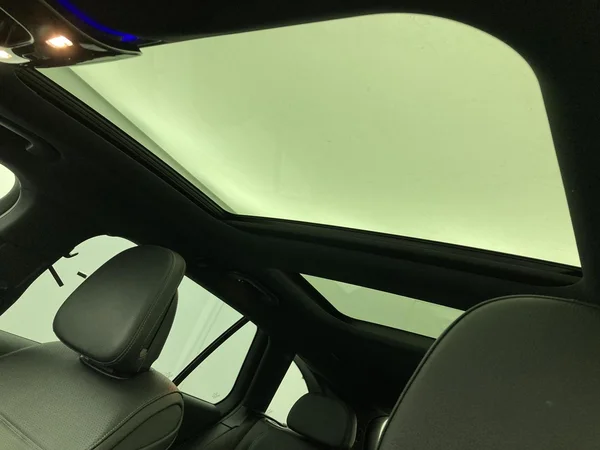 MERCEDES-BENZ C Break (2022) — foto 2 van 36