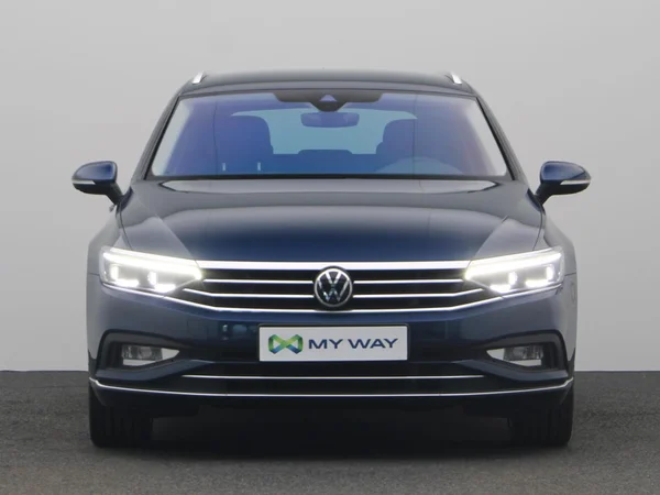 VOLKSWAGEN Passat SW (2021) — foto 17 van 21