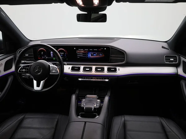 Mercedes-Benz GLE (2022) — foto 36 van 45